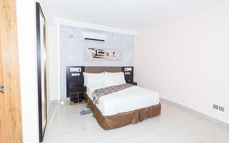 Hotel Le Figaro Дуала Экстерьер фото