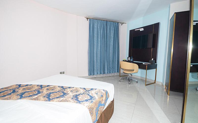 Hotel Le Figaro Дуала Экстерьер фото