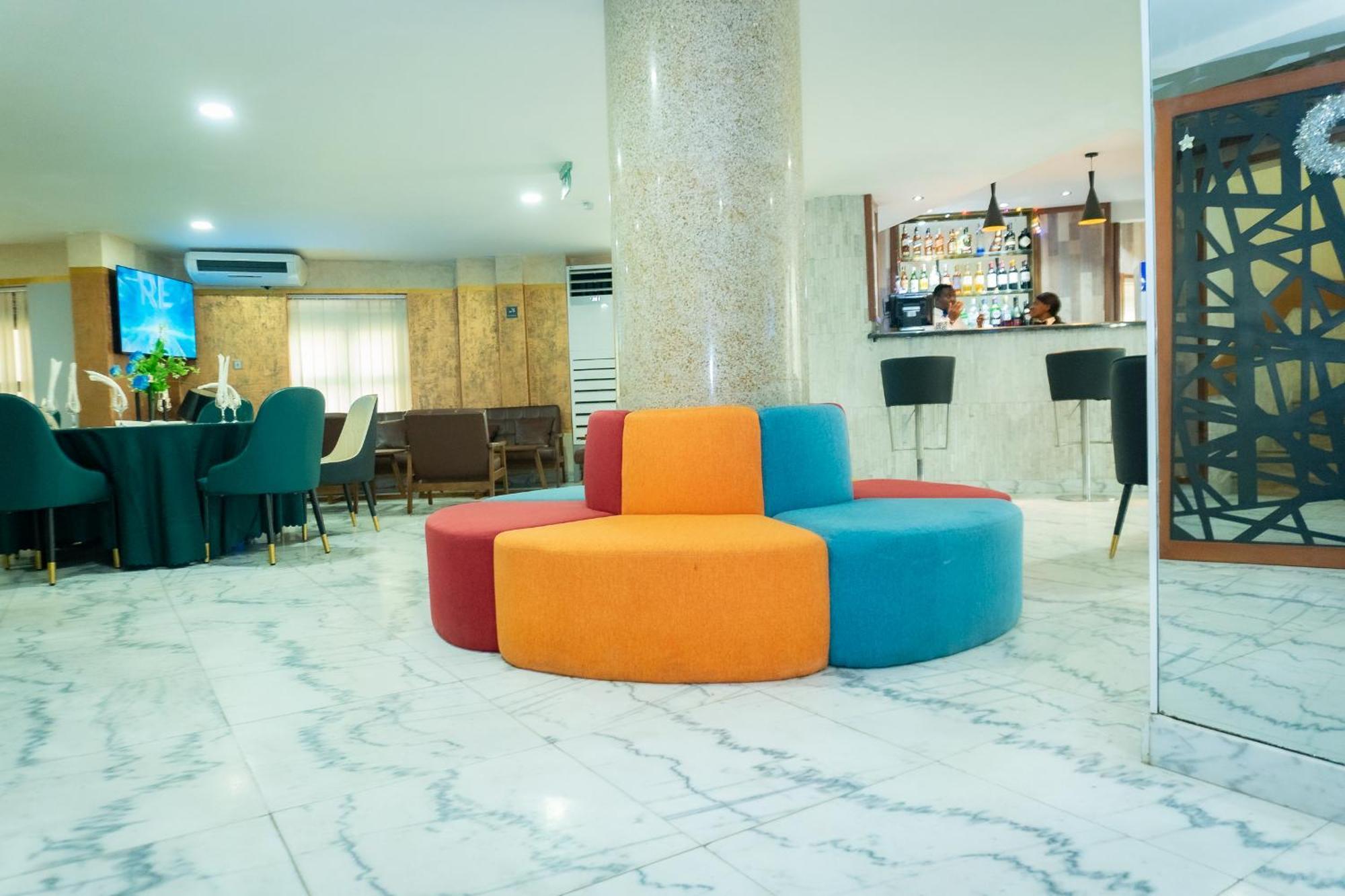 Hotel Le Figaro Дуала Экстерьер фото