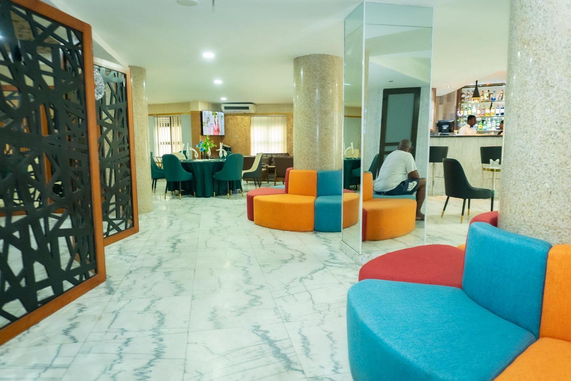 Hotel Le Figaro Дуала Экстерьер фото